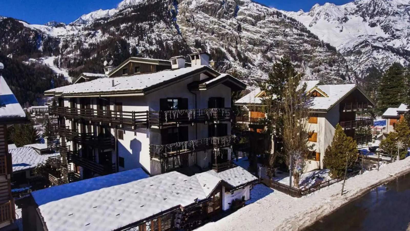 Hotel Les Jumeaux Hotel Les Jumeaux